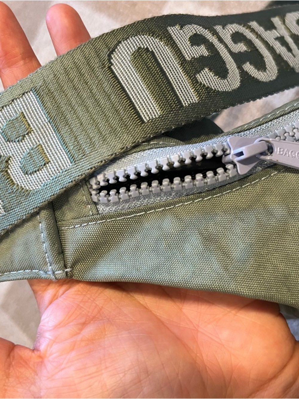 BAGGU MEDIUM Olive Green CRESCENT - Picture 3 of 7